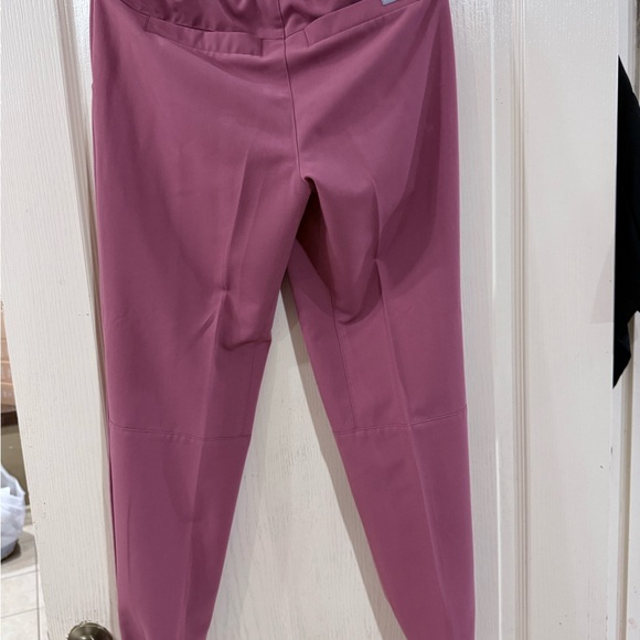 Women’s Figs Jogger Pants - Picture 2 of 5